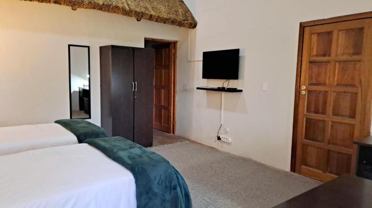 Iphofolo Lodge & Tented Camp Vivo Bagian luar foto