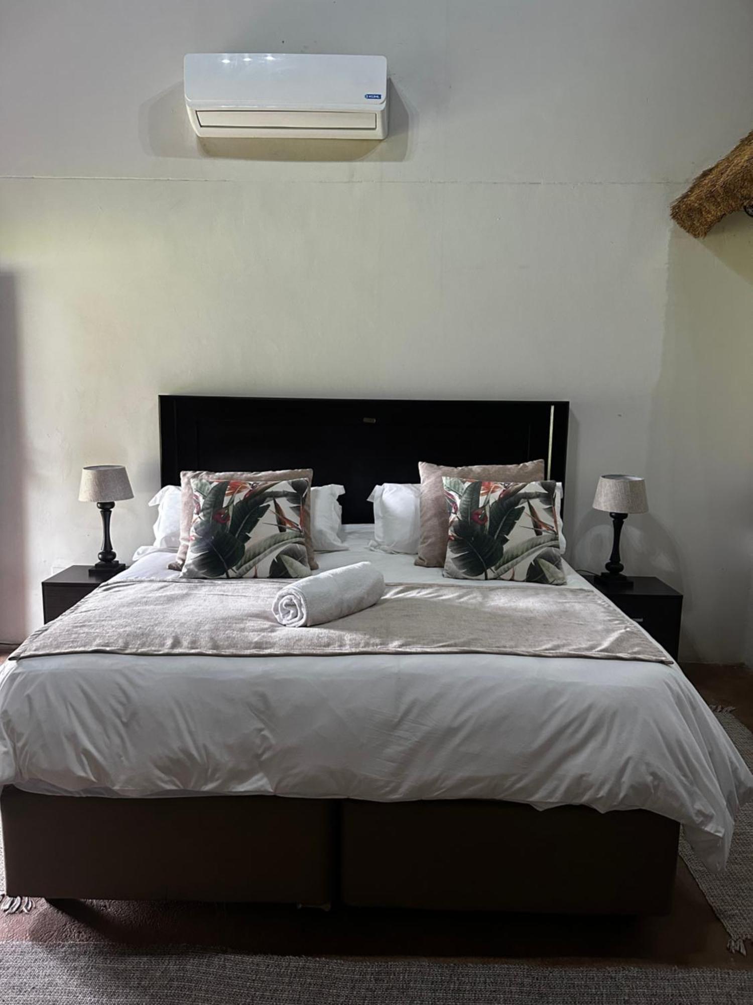 Iphofolo Lodge & Tented Camp Vivo Bagian luar foto
